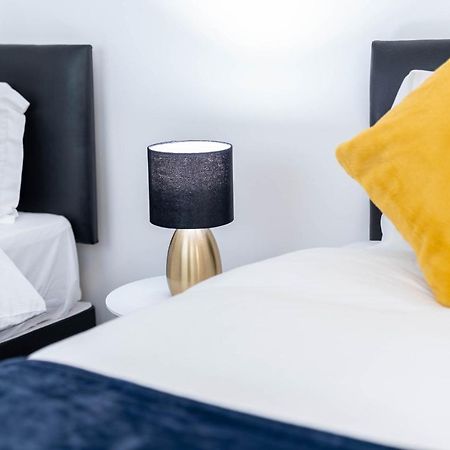 Three Bedroom Apartment- One Choice Stays Serviced Accommodation- Jewellery Quarter Birmingham Exterior photo