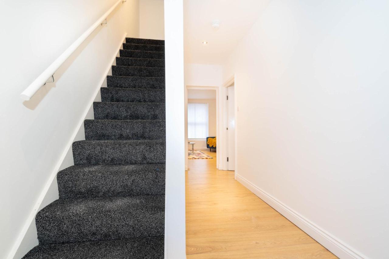Three Bedroom Apartment- One Choice Stays Serviced Accommodation- Jewellery Quarter Birmingham Exterior photo
