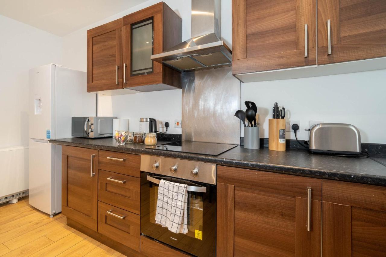 Three Bedroom Apartment- One Choice Stays Serviced Accommodation- Jewellery Quarter Birmingham Exterior photo