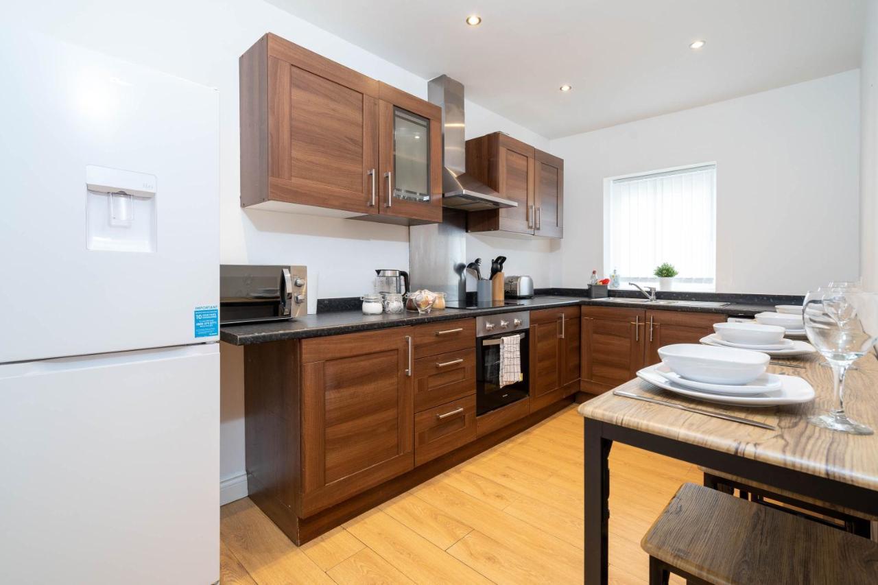 Three Bedroom Apartment- One Choice Stays Serviced Accommodation- Jewellery Quarter Birmingham Exterior photo